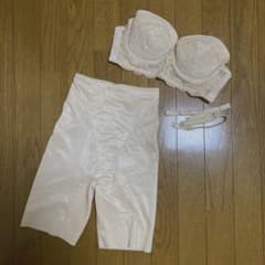 four sis & co. ブライダル　インナーのサムネイル