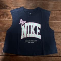 ナイキ バタフライ刺繍 ノースリーブTシャツ クロップド丈 紺 Sサイズのサムネイル