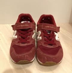 new balance 赤 スニーカー 19.5cmのサムネイル