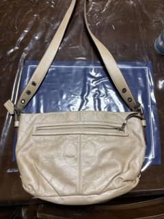 COACH シグネチャー柄 パンチングレザー ショルダーバッグ ベージュのサムネイル
