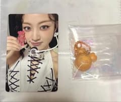 TWICE BE@RBRICK 特典トレカ、グミチャームセットのサムネイル