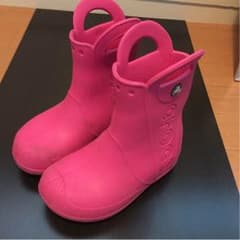 子供用クロックスの長靴のサムネイル