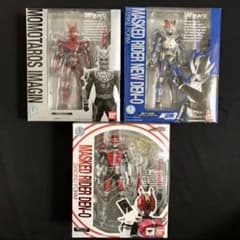 [캠페인 중·희소품]SHFiguarts 가면 라이더 전왕 3체 세트