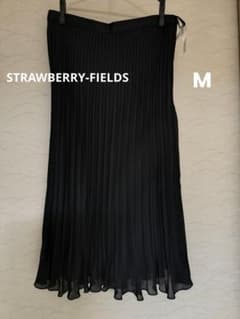 美品！STRAWBERRY-FIELDS ブラック プリーツスカートのサムネイル
