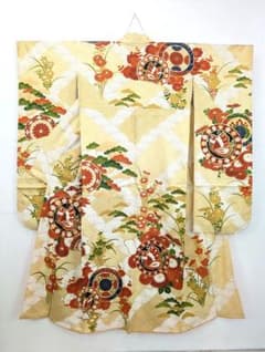 美品】振袖 着物 金駒刺繍 金彩 家紋 正絹 袷 身丈161 裄64.5 黄色 