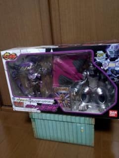 Ｒ＆Ｍ 仮面ライダー王蛇のサムネイル