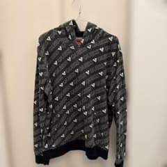 GUESS 総柄 ロゴ パーカー ブラックのサムネイル