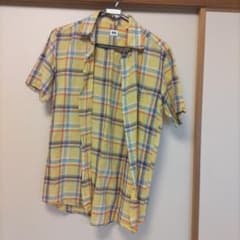 ユニクロ　イエロー チェック柄 半袖シャツ Mサイズのサムネイル