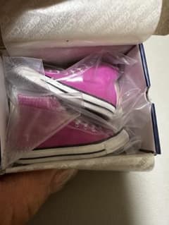 CONVERSE ミニチュア スニーカー ピンク　カプセルトイのサムネイル