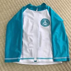 ラッシュガードのサムネイル