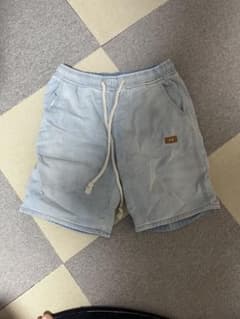淡い青色ショートパンツのサムネイル