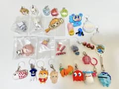 めじるしアクセサリーまとめ売り ガチャガチャ ナルミヤ たまごっち等28点のサムネイル