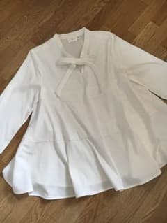 断捨離中さま専用 yori ストレッチツイルリボンブラウス 未使用♡のサムネイル