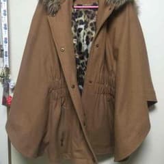 お値下げ☆ヴィクトリアシークレット☆MODA☆ポンチョ☆ヒョウ柄☆ファーのサムネイル