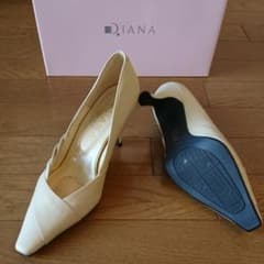 ★再値下げ★DIANA WELLFIT日本製本革パンプス22.5EEのサムネイル