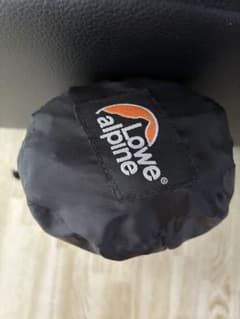 【新品未使用】Lowe alpine レインパンツ 収納袋付きのサムネイル