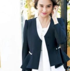 チェスティ 濃紺パールつきノーカラーペプラムジャケット サイズ0