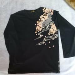 刺繍和柄ロングTシャツのサムネイル