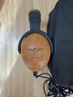 Fischer Audio 木製ハウジングヘッドホンのサムネイル