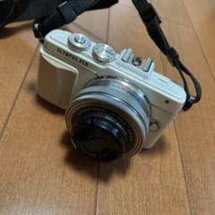 大幅値下げ/スマホ転送高性能レンズ自撮りokオリンパス E-PL7のサムネイル