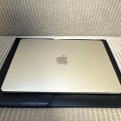 美品 MacBook Air 13㌅ M2 シルバー 充放電16回 カバー付属 - メルカリ