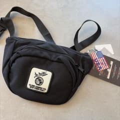 【タグ付き新品】USA製De Martiniボディバッグ白黒モノクローム タグ付き新品】USA製De Martiniボディバッグ白黒モノクローム - メルカリ