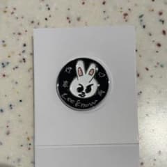 StrayKids スキズ 展示会 ランダムピンバッジ - メルカリ