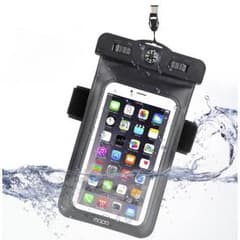 海水浴にダイビングに防水スマホカバーのサムネイル