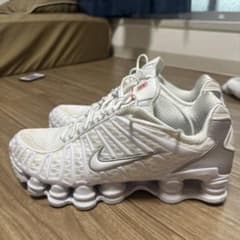 NIKE SHOX スニーカー ホワイト 28cmのサムネイル