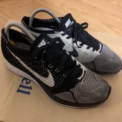 【週末値下げ】NIKE フライニットレーサーのサムネイル