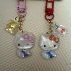 新品☆ハローキティ アクリルキーホルダー ニコニコ