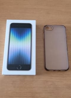 iphone SE 第3世代 256GB スターライト バッテリー97%のサムネイル
