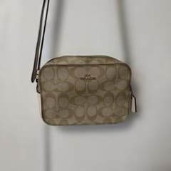 Coach ショルダーバッグ ベージュ ロゴ柄のサムネイル