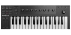 Native Instruments KOMPLETE KONTROL M32のサムネイル