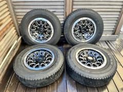ＥＳＳＥＸ　ＥＸ　レジアスエース　195/80Ｒ15　スタッドレス付きのサムネイル