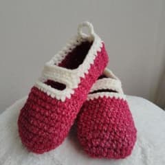 ハンドメイド 手編み ルームシューズ 赤×白のサムネイル