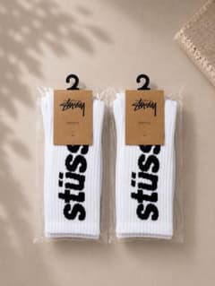【男女兼用・2足セット】Stussy ロゴ入りソックス　ホワイト フリーサイズ