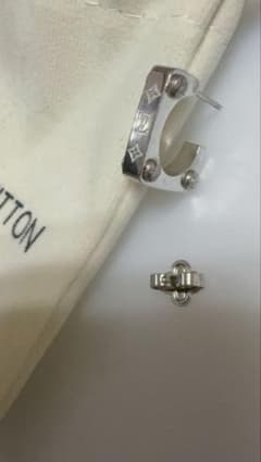 LOUIS VUITTON ピアス 片耳用 シルバーカラーのサムネイル