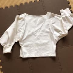 ティアラTIARA トップス値下げしました！のサムネイル