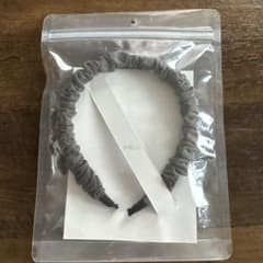 アーバンリサーチ　スメリー　グレー ギャザー仕上げ ヘアバンドのサムネイル