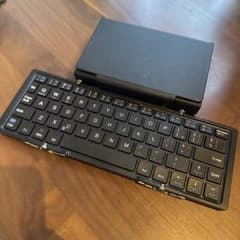 折りたたみ式 Bluetooth キーボードのサムネイル