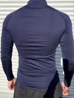 Under Armour ネイビー 長袖アンダーシャツのサムネイル