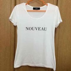 サリア Tシャツのサムネイル