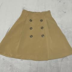 INGNI ダブルボタン フレアスカート ベージュ Mサイズのサムネイル