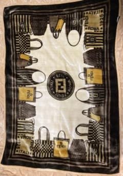 FENDI フェンディ バッグ柄 ニューマイヤー ハーフ毛布 - メルカリ
