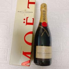 MOET & CHANDON BRUT IMPERIAL シャンパン 箱付のサムネイル