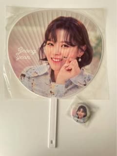 TWICE ジョンヨン うちわ 缶バッジ セット - メルカリ