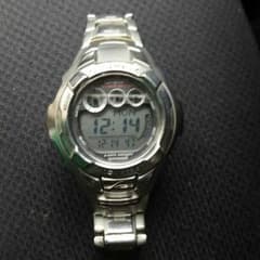 G-SHOCK　シルバー腕時計のサムネイル