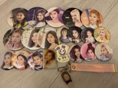 TWICEサナ缶バッジセットBDZ TWICEランド　ファンファーレポップアップのサムネイル