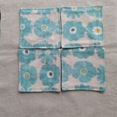 ハンドメイド　布製コースター4枚セットのサムネイル